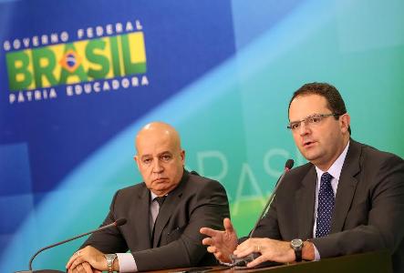 Reforma fiscal anunciada pelo governo prevê demissão voluntária de servidores