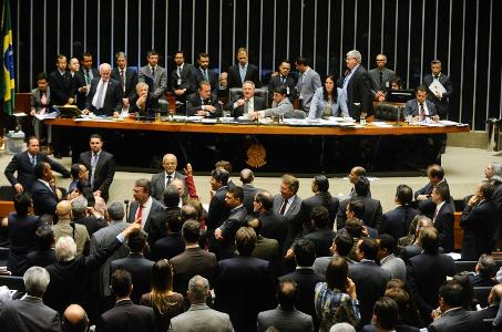 Congresso Nacional aprova LDO de 2017 com limitação de gastos prevista na PEC 241