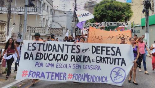 Docentes participam do Dia Nacional de Luta em Defesa da Educação Pública