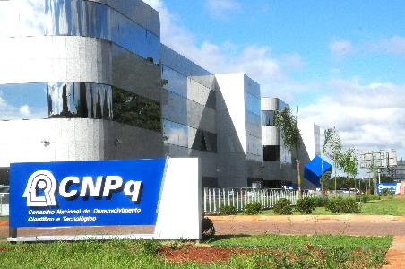 Comitês Assessores do CNPQ reagem à ameaça de cortes de bolsas