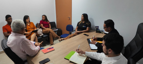 APUG, ASAUNIRG, SINTET E SISEMG SE REUNEM COM VEREADOR WALTER COELHO